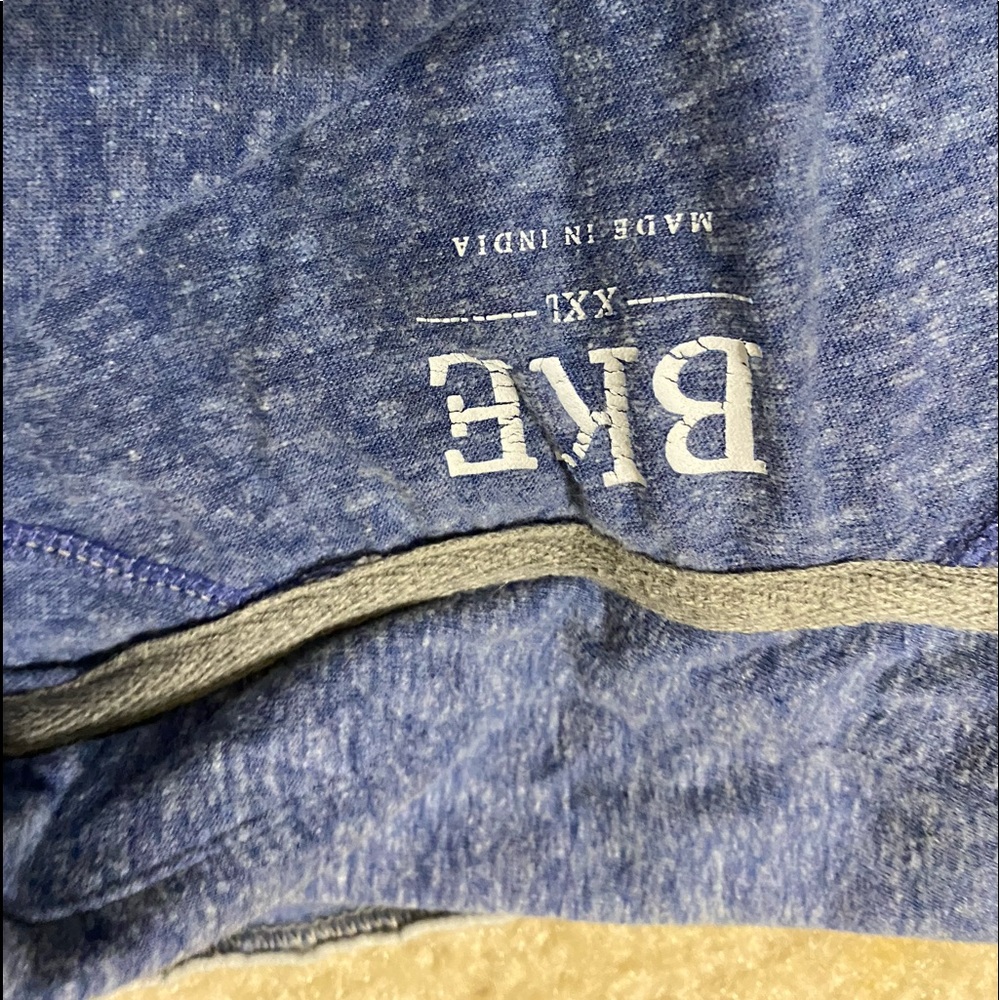 Clothes - Picture 4 of 8